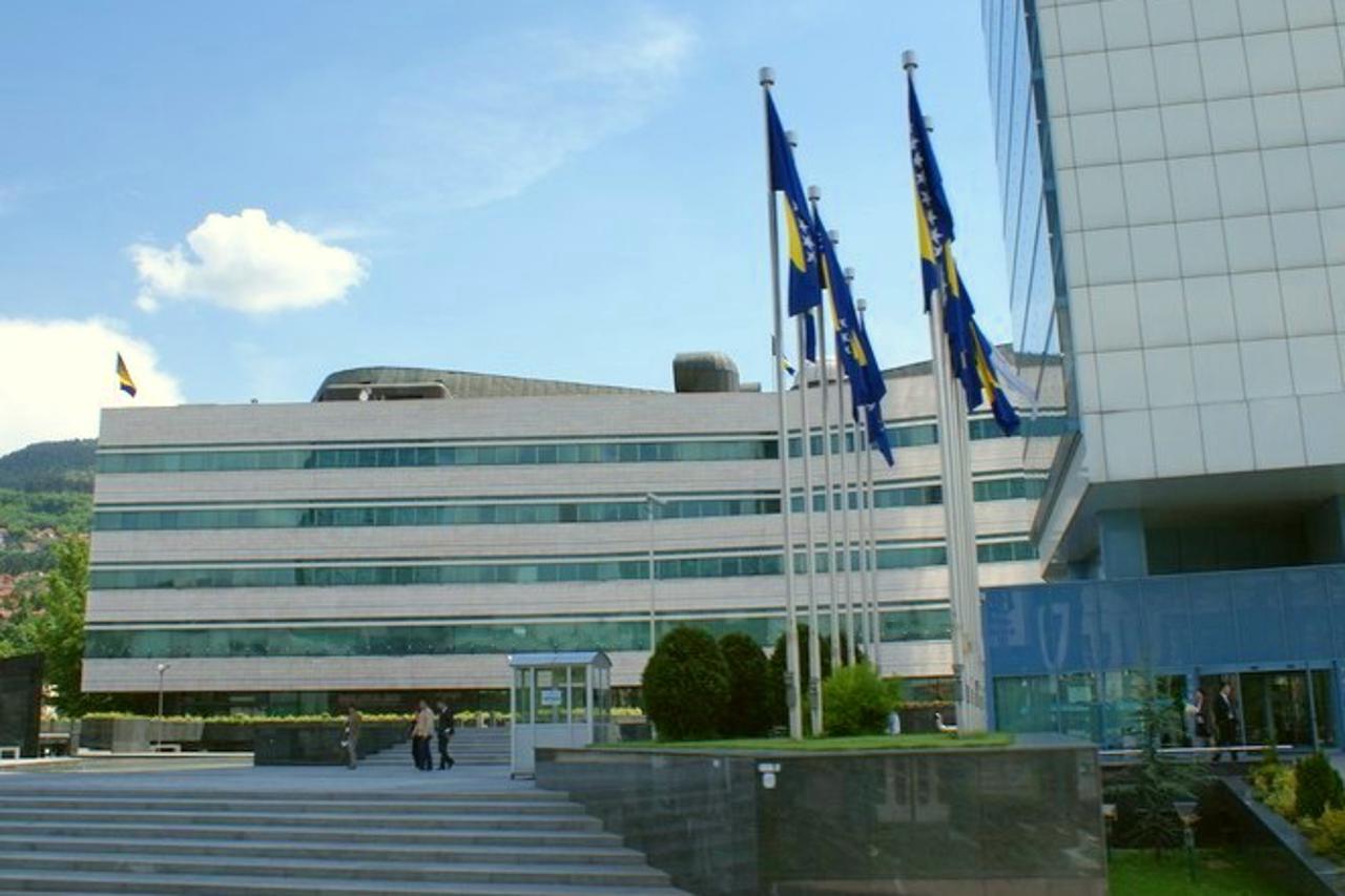 institucije