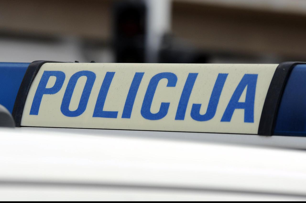 policija