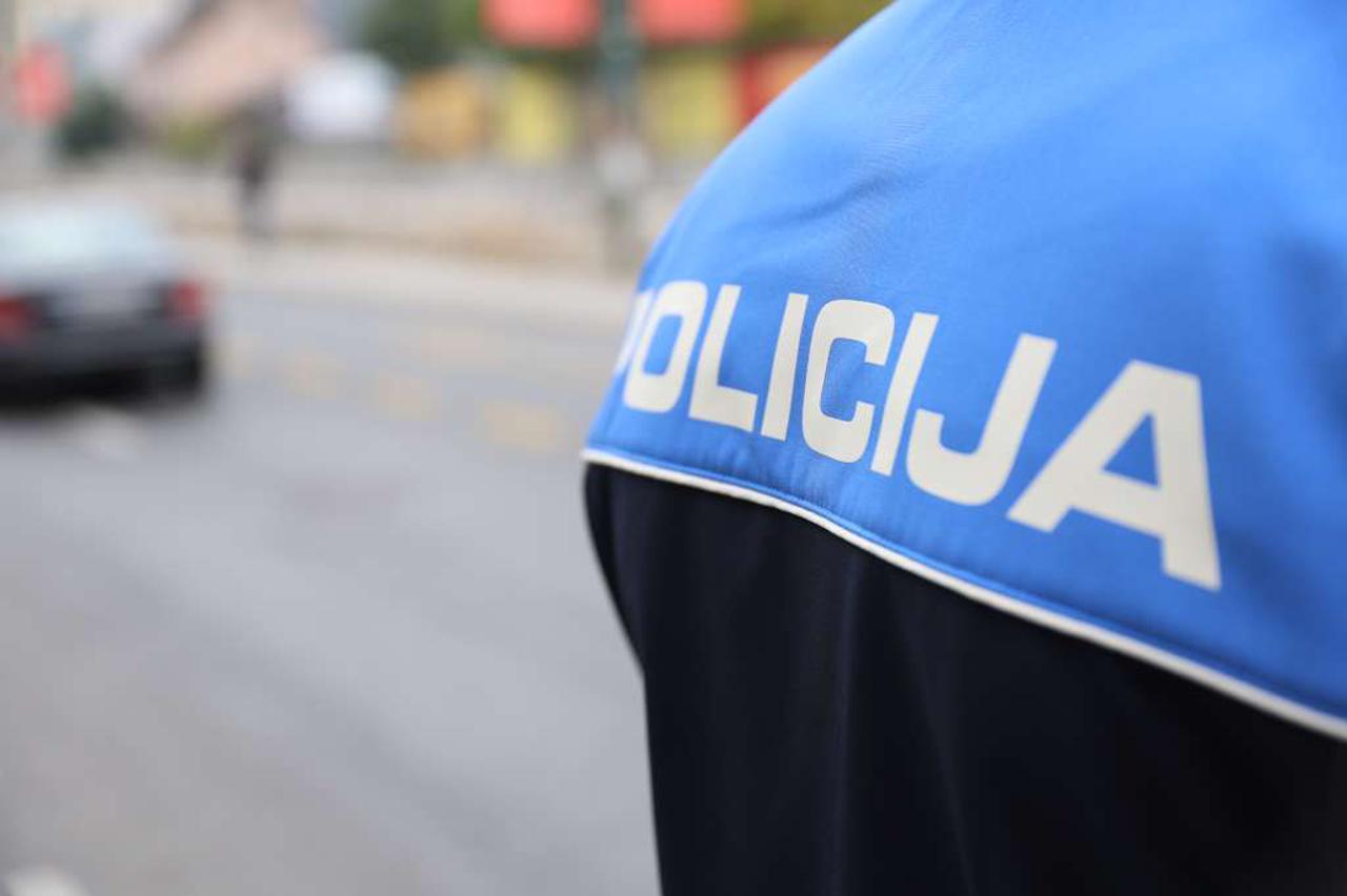 policija