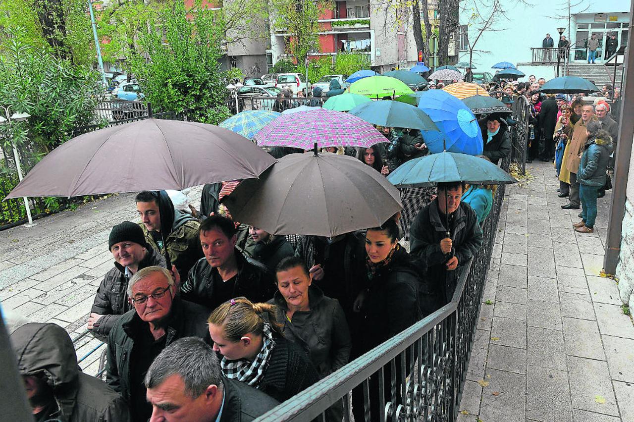Građani u Mostaru izašli na referendum o braku