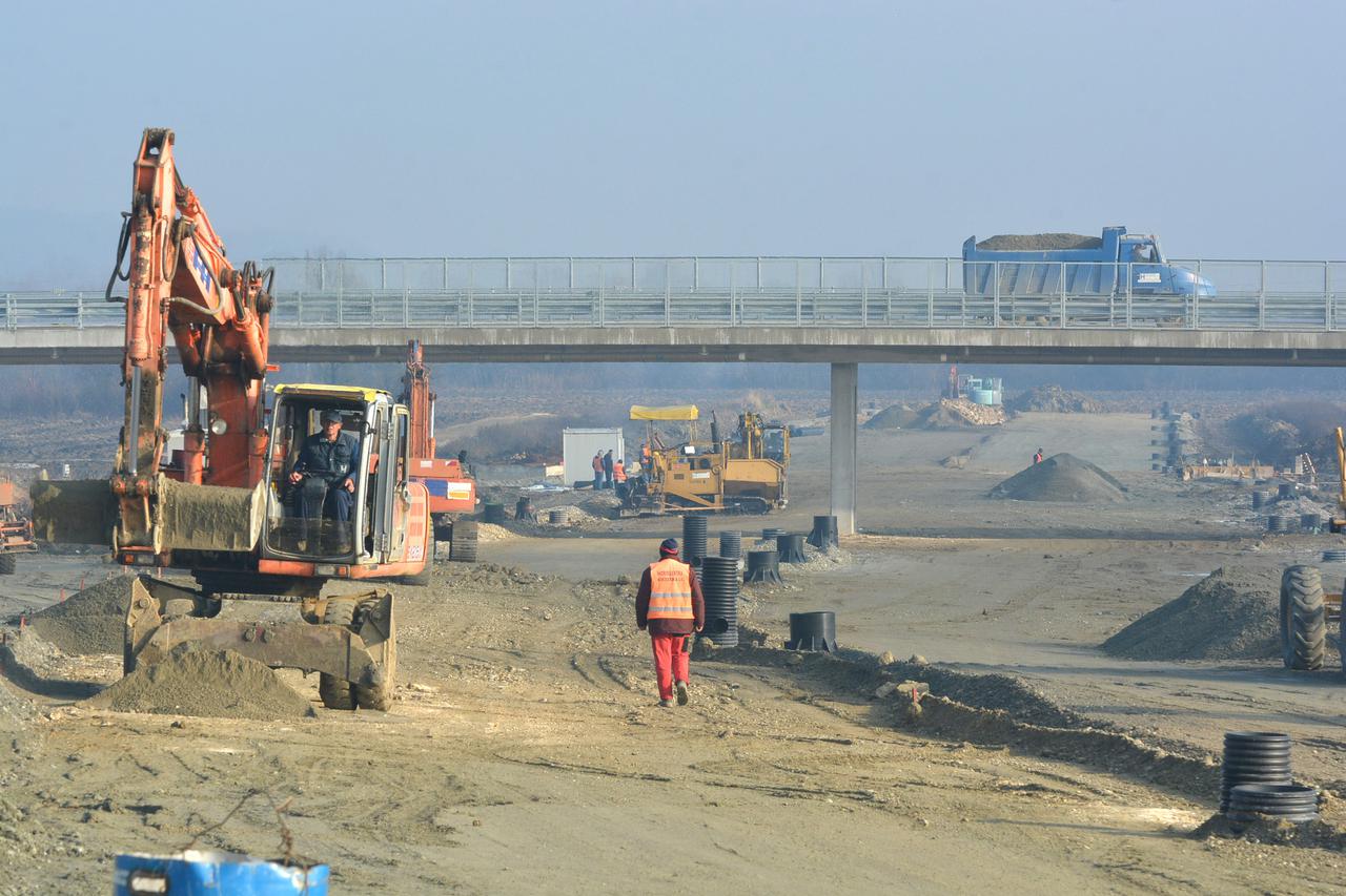 15.12.2015., Krizevci - Dok su Bilogorci ogorceni na razvoj dogadjaja oko izgradnje autoceste Podravsko-Bilogorskog ipsilona s obzirom da obecani radovi od Vrbovca prema Bjelovaru, tocnije na kraku dionice A13 nisu zapoceti, Podravci mogu biti zadovoljni 