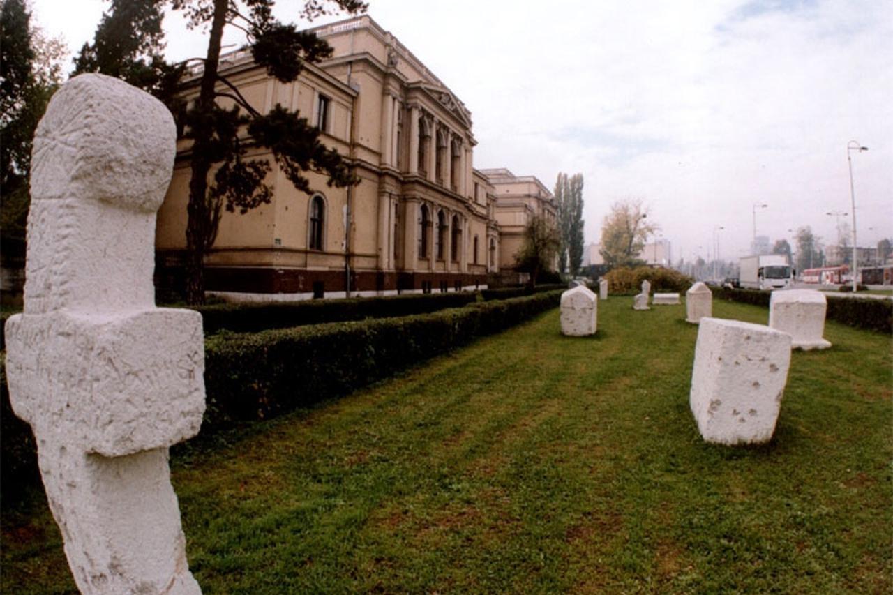 'pok bih...sarajevo.....zemaljski muzej....kraljica katarina.....foto: www.zemaljskimuzej.ba'