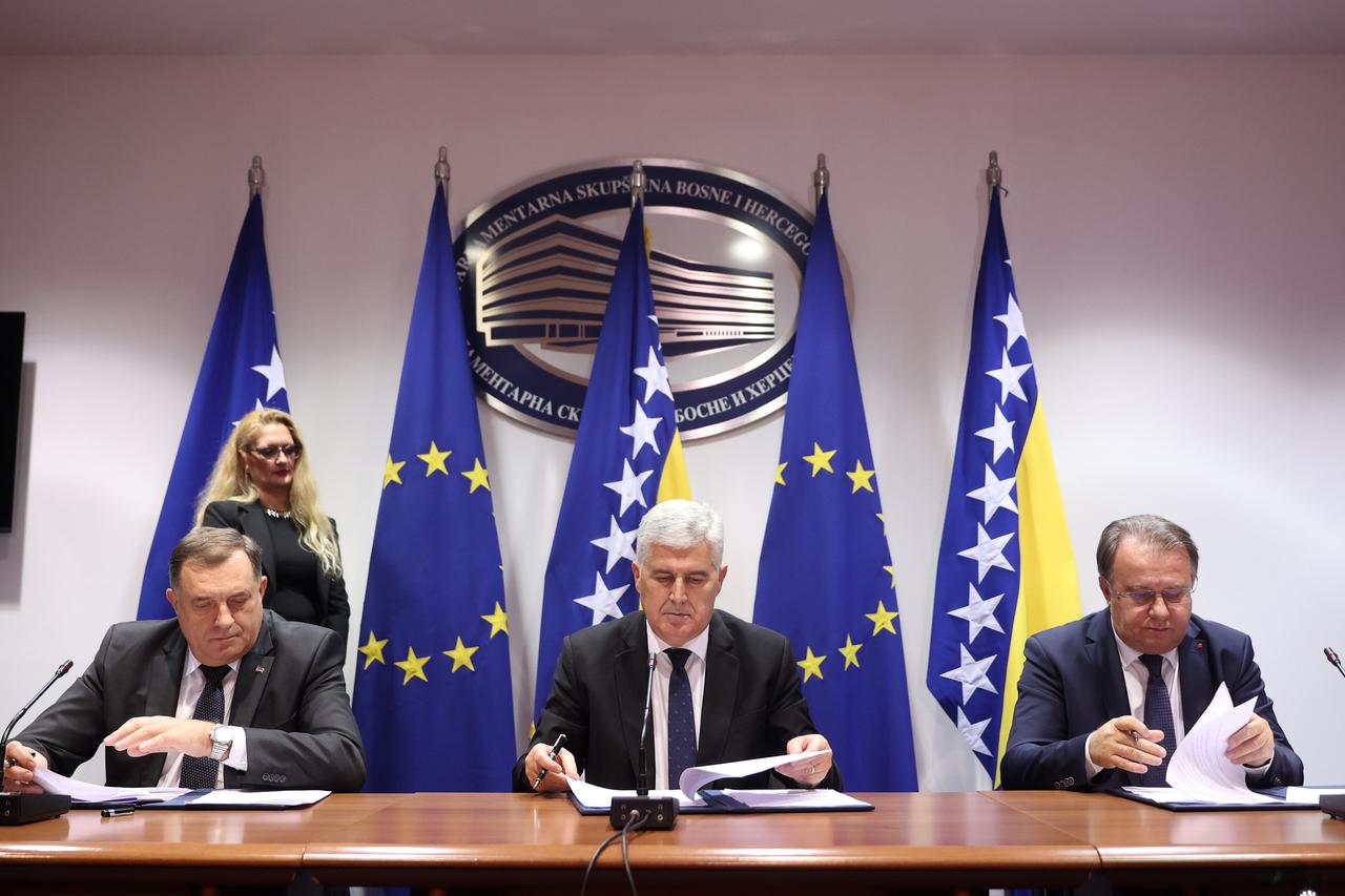 storyeditor/2022-12-20/covic_dodik_niksic.jpg