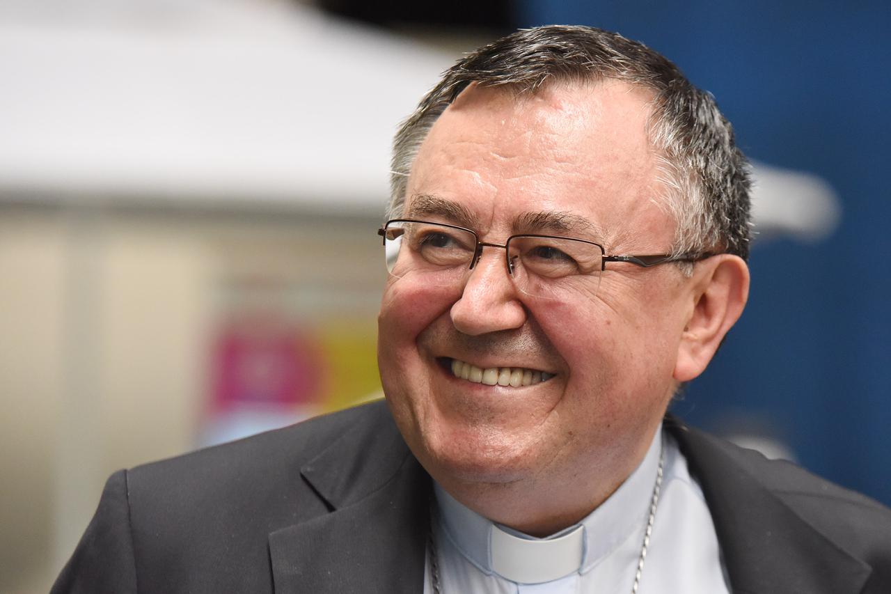 05.06.2015., Sarajevo, Bosna i Hercegovina - Nadbiskup Vrhbosanski Kardinal Vinko Puljic i clan predsjednistva BiH Dragan Covic odrzali posljednju konferenciju za medije uoci dolaska pape Franje. Vinko Puljic Photo: Hrvoje Jelavic/PIXSELL