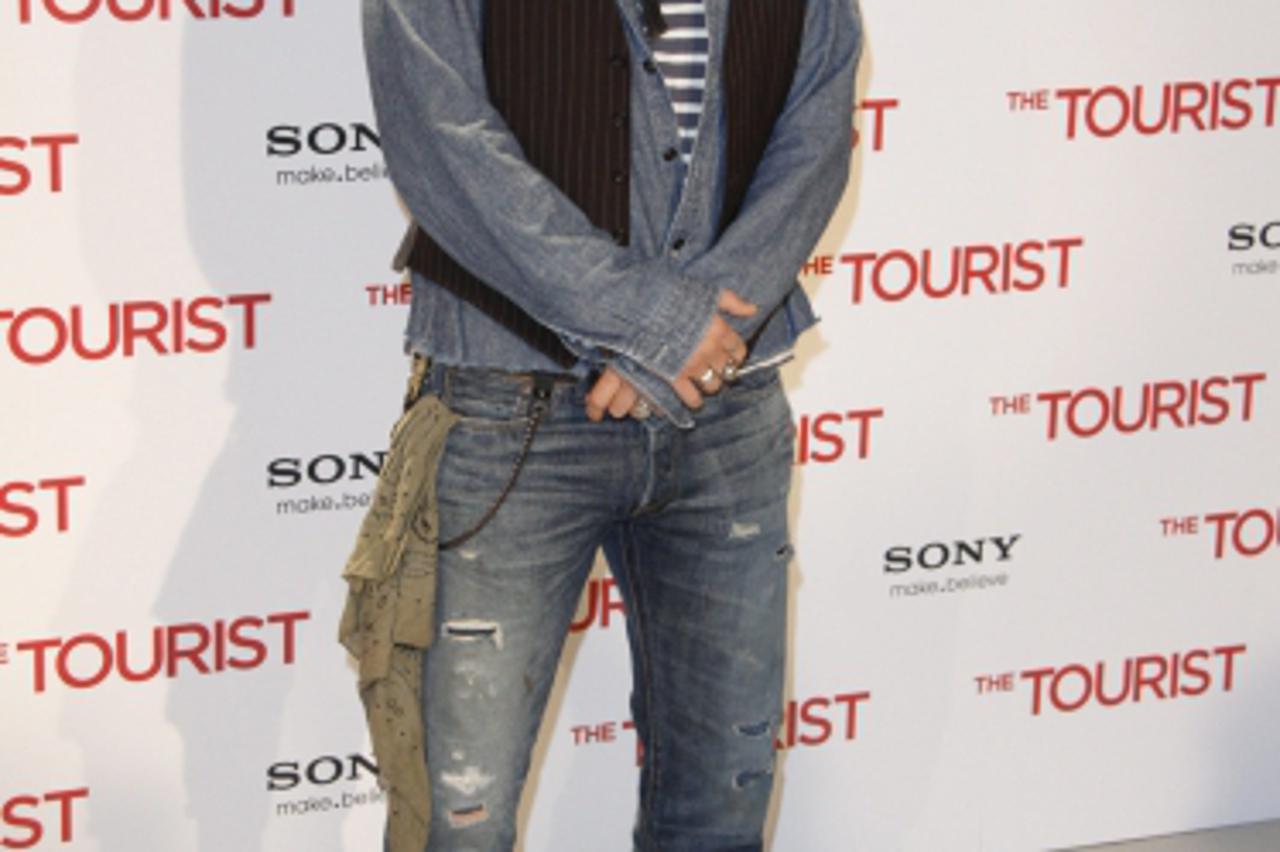 'WORLD RIGHTS NO SPAIN  Johnny Deep attends a photocall for new film \'The Tourist\' at Villamagna hotel in Madrid, Spain. 16/12/2010  BYLINE BIGPICTURESPHOTO.COM:   REF:1844  USAGE OF THIS IMAGE OR C