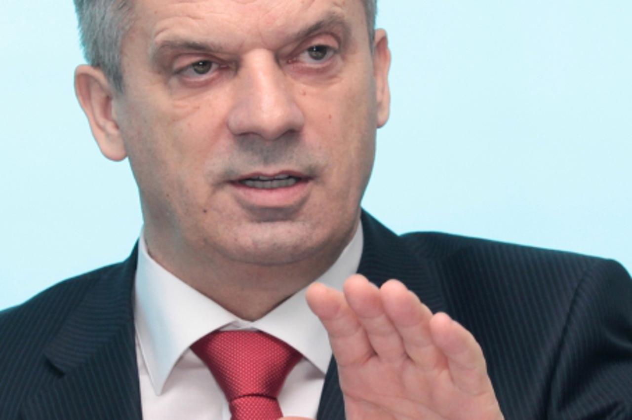 'radoncic fahrudin (16)'