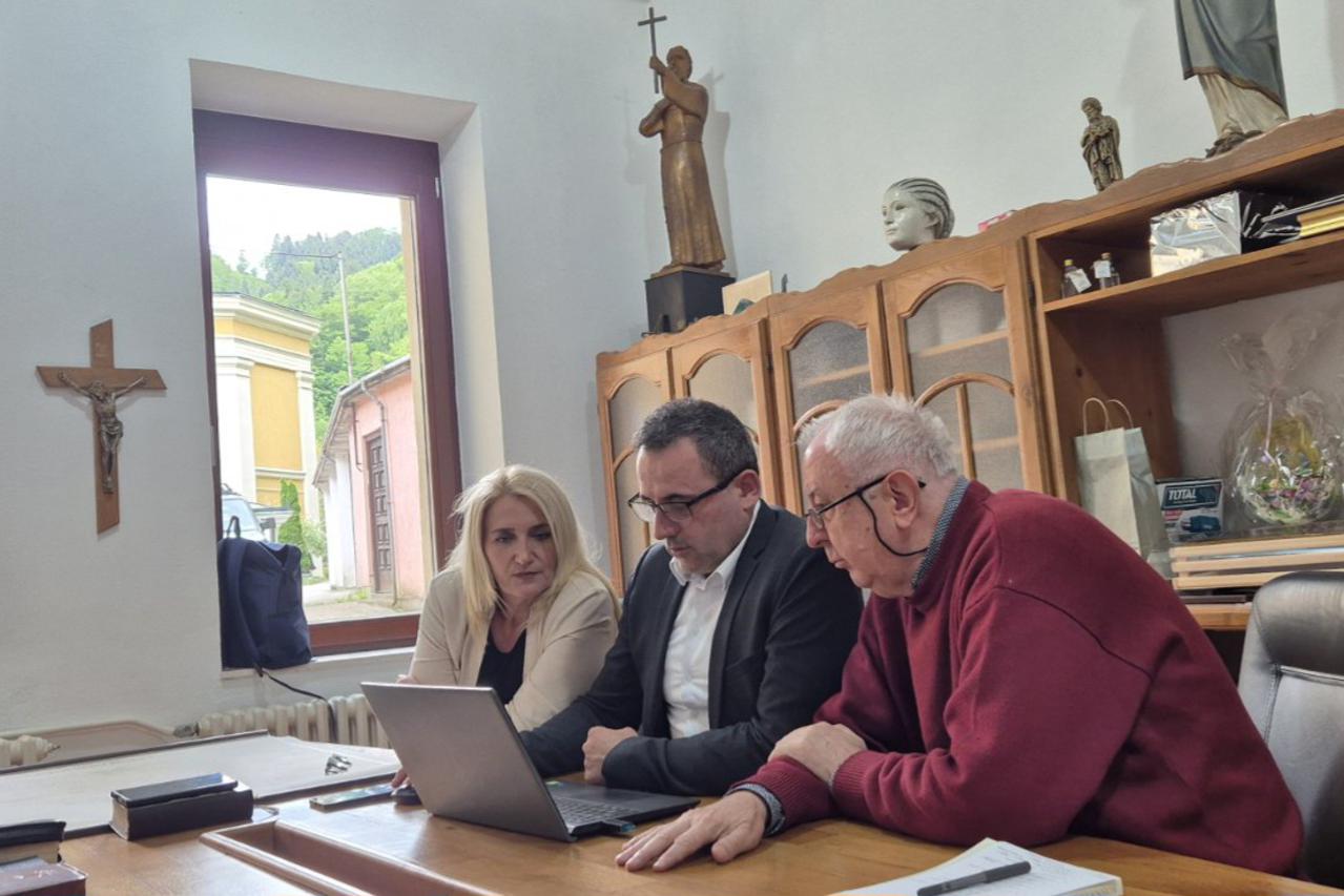 priprema izložbe “Tragovima našeg postojanja”