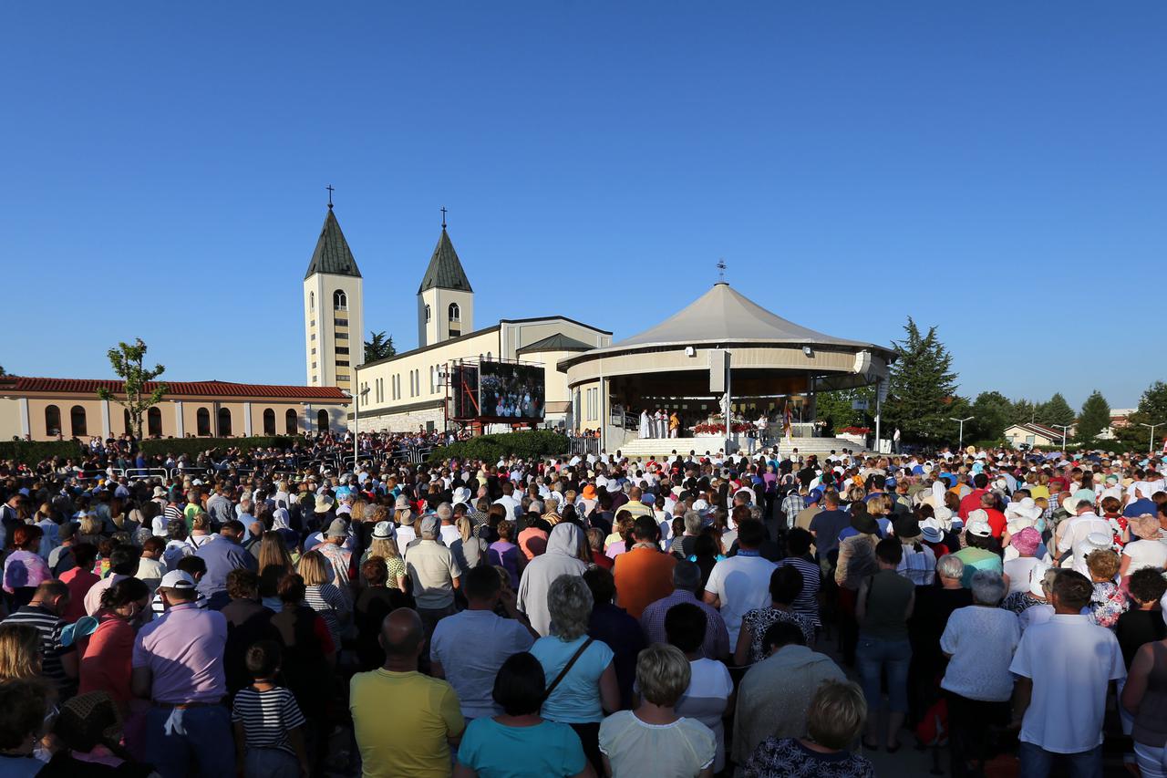 25.06.2015. Medjugorje, Bosna i Hercegovina. Brojni hodocasnici iz BiH, Hrvatske i inozemstva pohode Medjugorje za 34. obljetnicu navodnih ukazanja Gospe. Photo Sinisa Hancic/PIXSELL