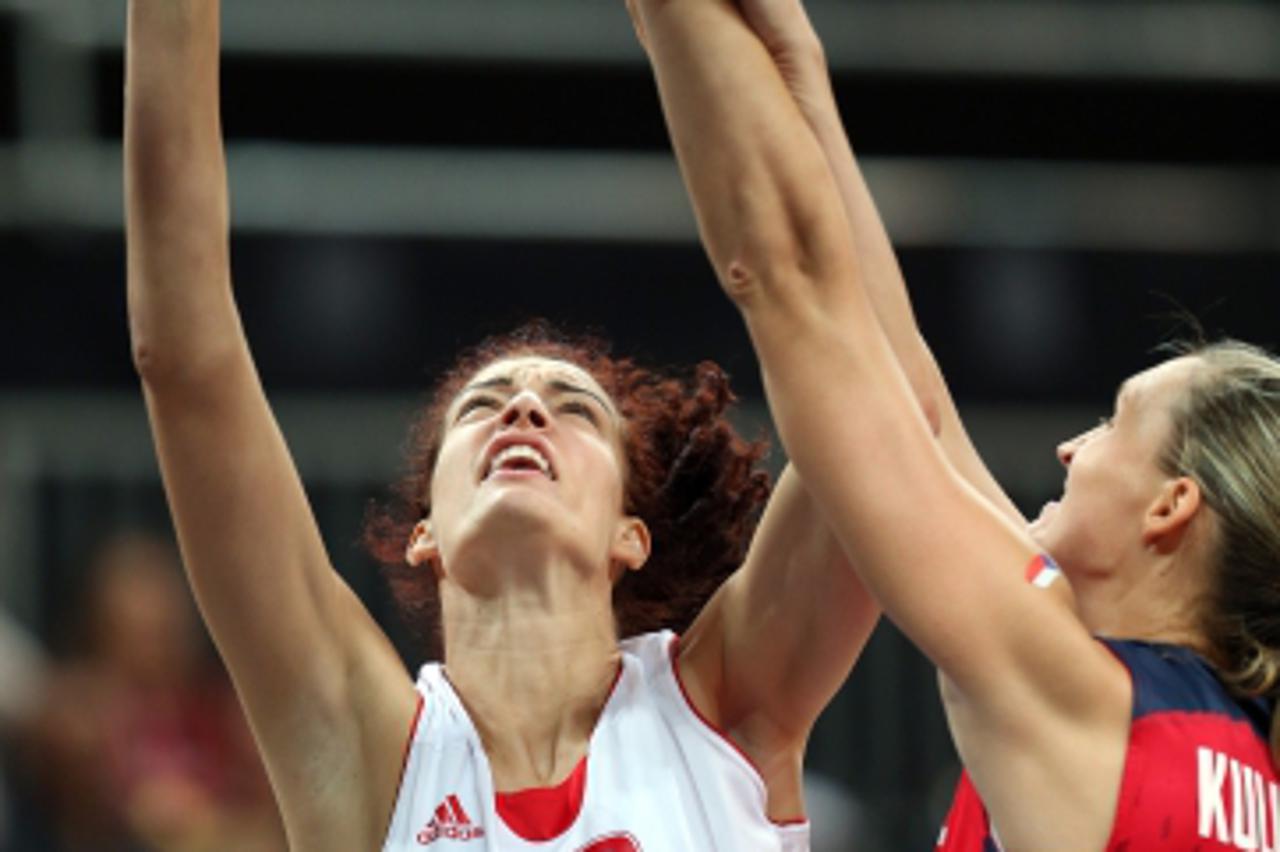 '01.08.2012., London - Ljetne Olimpijske igre London 2012, zenska kosarkaska utakmica Hrvatska - Ceska. Iva Sliskovic. Photo: Igor Kralj/PIXSELL'