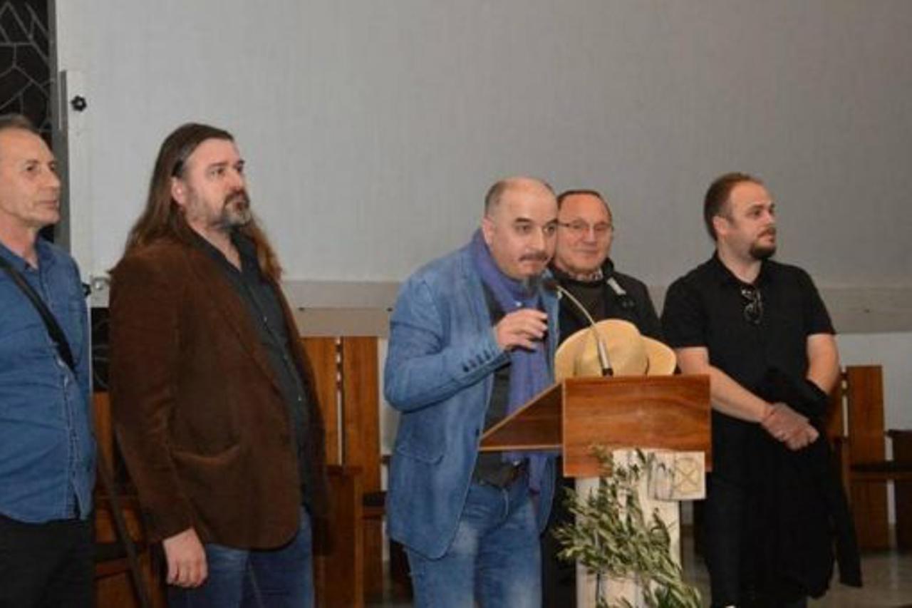 NOĆ EMOCIJA: 