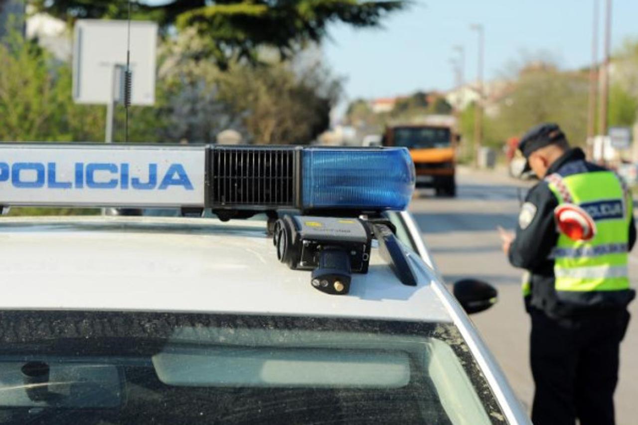 policija