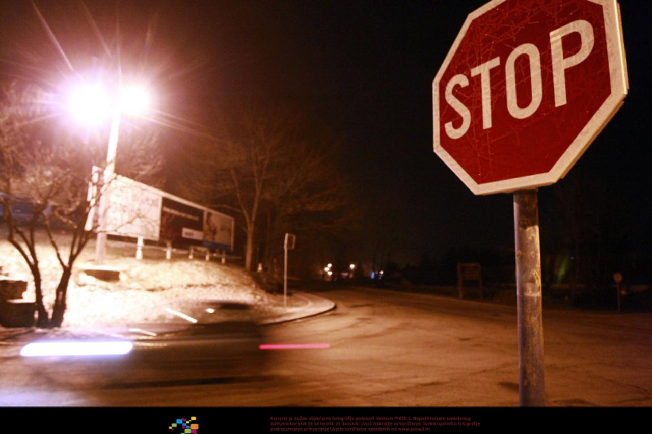 '06.01.2009.,Bregana - Raskrizje na kojem se sinoc dogodila prometna nesreca koju je skrivio Tomislav Horvatincic. Photo: Marin Tironi/24sata'