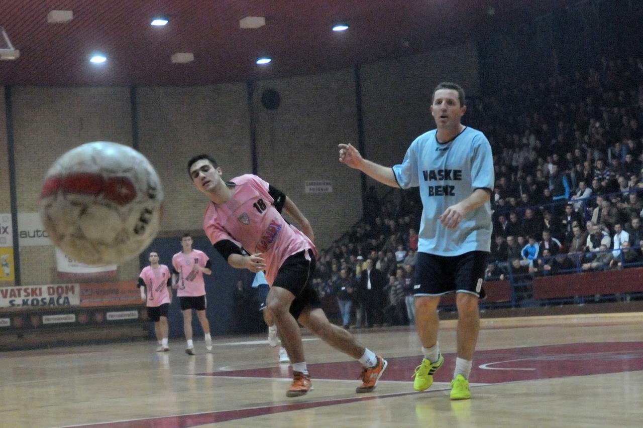 BiH,15.11.11. Mostar,Dvorana  Bijeli brijeg,  Bozicni malonogometni turnir- Finali  Vaske Benz - Rudnik 3-2  Rudnik- Gusar 4-0 Photo:Stojan Lasic