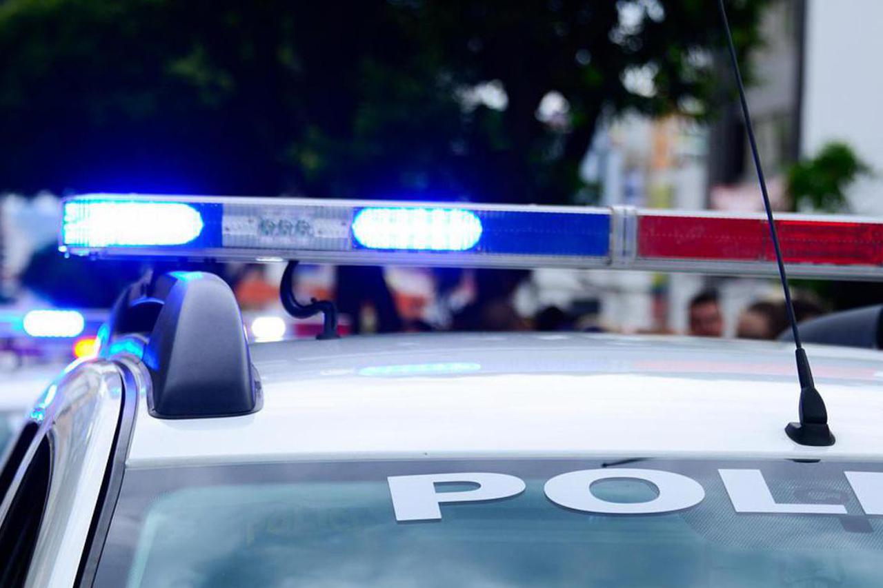 policija